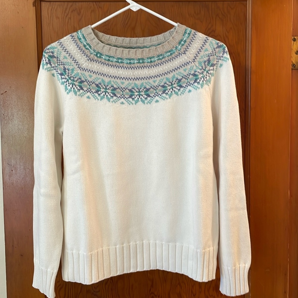 White, crew neck sweater. Size large.